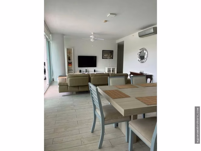 Se vende apartamento en Punta Barco, San Carlos
