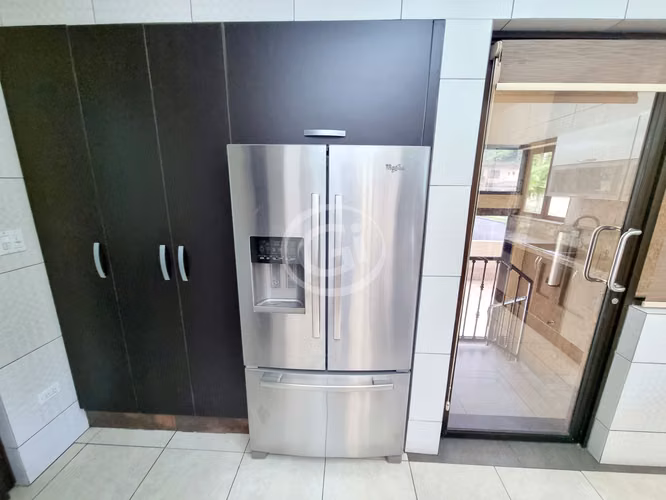 Venta TownHome Clayton Embassy Club con Inquilino