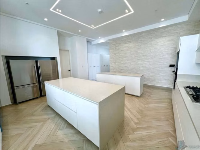 PENTHOUSE EN OCEAN REEF ISLAND PH WATERFRONT CON LINEA BLANCA
