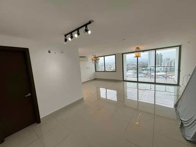 Sale $350K ¥124; PH Bali 3rec Piso Alto in East Coast