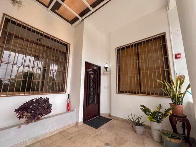 VENTA DE AMPLIA Y ESPACIOSA CASA EN BETANIA - MF