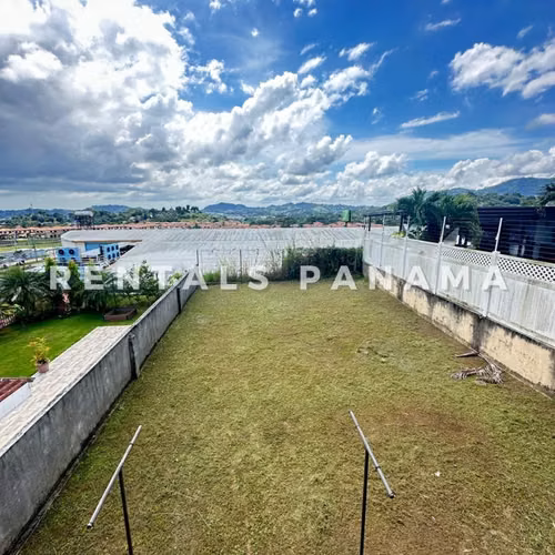 Venta Casa de 2 Niveles en Las Cumbres PH Vistas del Lago - Imagen 14