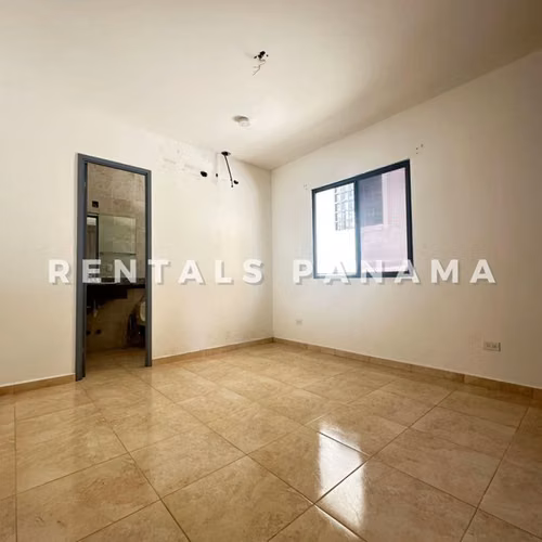 Venta Casa de 2 Niveles en Las Cumbres PH Vistas del Lago - Imagen 6