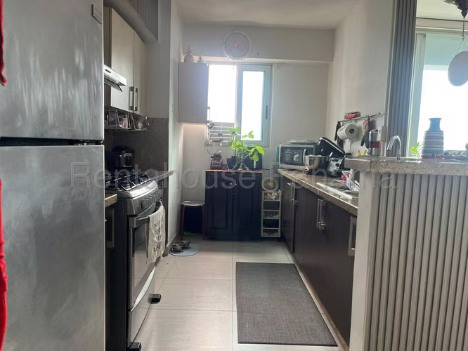 Apartamento en Venta con Balcón y una Hermosa Vista al Mar en San Francisco 26*7681Mfk
