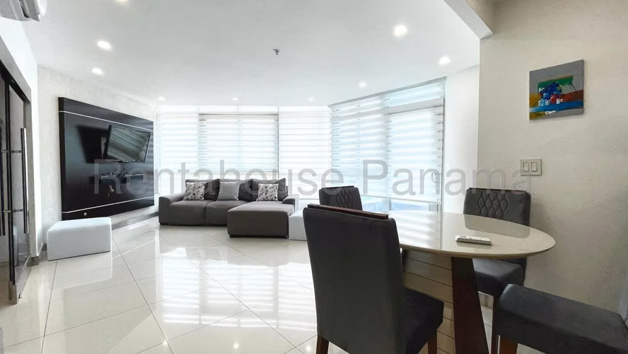 Venta de Comodo e Iluminado Apartamento en Costa del Este 26*5948Mfk