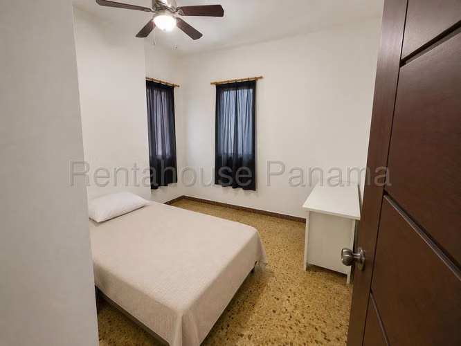 26-7097RGG Santa Ana Edificio Venta 14 Apartamentos Retorno por Inversión Ingreso Pasivo