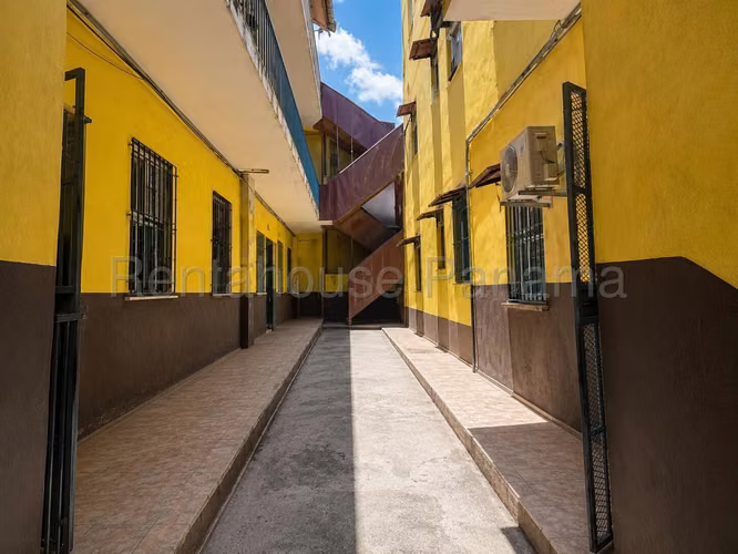26-7097RGG Santa Ana Edificio Venta 14 Apartamentos Retorno por Inversión Ingreso Pasivo