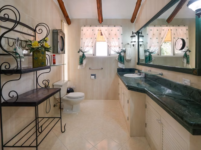 Venta de Residencia Tipo Hacienda con Ríos y senderos vía al Valle de Antón