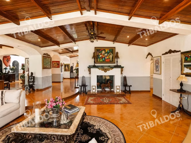 Venta de Residencia Tipo Hacienda con Ríos y senderos vía al Valle de Antón