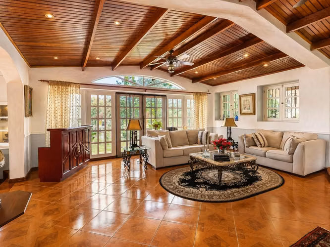 Venta de Residencia Tipo Hacienda con Ríos y senderos vía al Valle de Antón