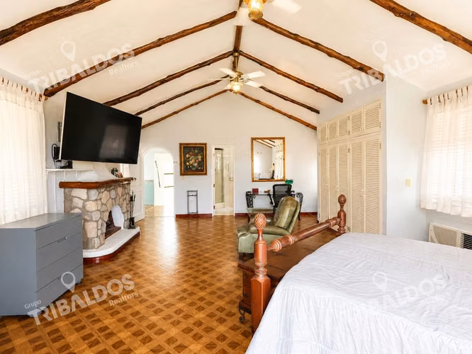 Venta de Residencia Tipo Hacienda con Ríos y senderos vía al Valle de Antón