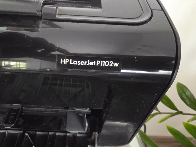 Impresora HP LASER JET P1102w