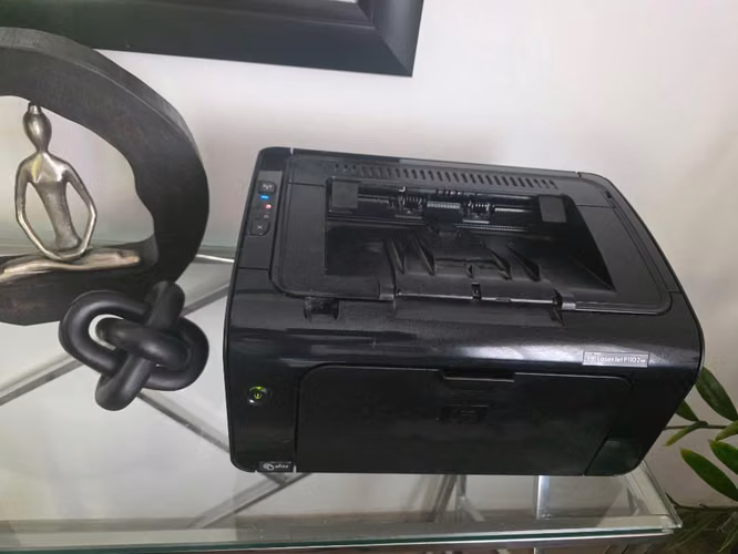 Impresora HP LASER JET P1102w