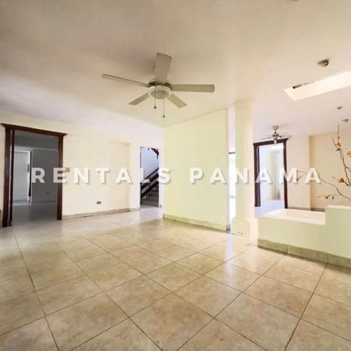 Venta Casa de 2 Niveles en La Loma - Imagen 2