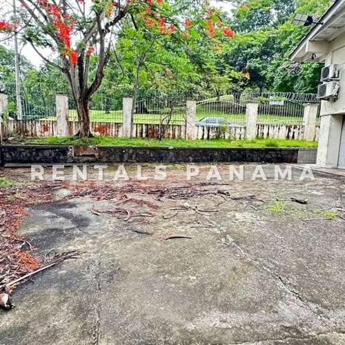 Venta de Casa con Amplio Terreno en Ancón Altos de Balboa - Imagen 11