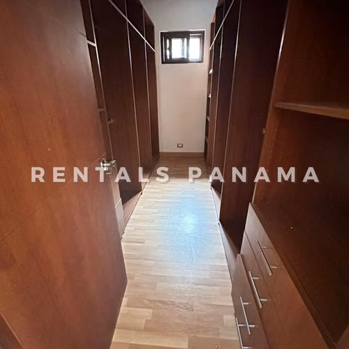Venta Casa de Dos Niveles en Costa Sur PH El Doral - Imagen 11