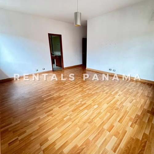 Venta Casa de Dos Niveles en Costa Sur PH El Doral - Imagen 10