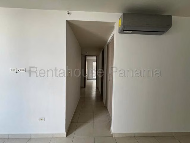 Apartamento en alquiler en Versalles con 3 recámaras y área social EH