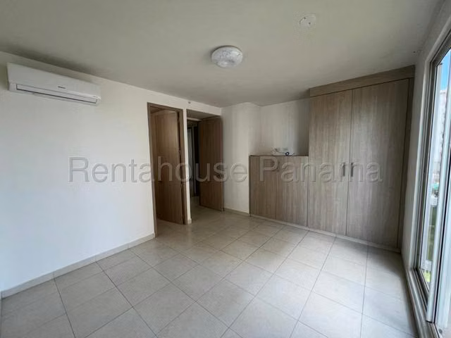 Apartamento en alquiler en Versalles con 3 recámaras y área social EH