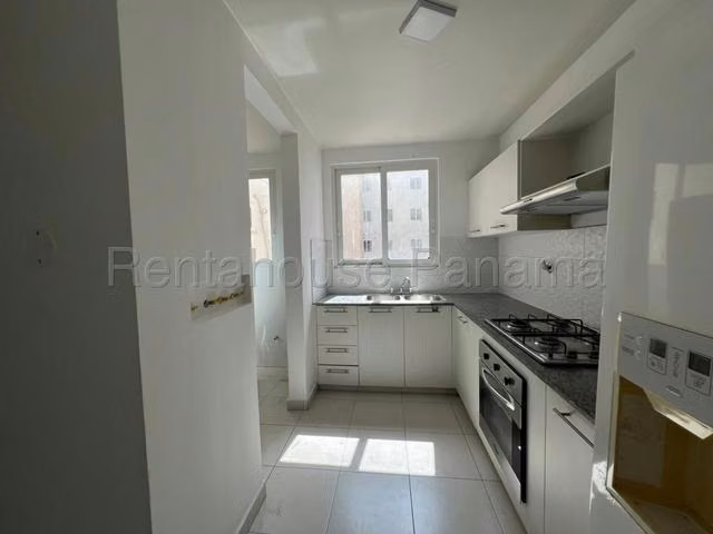 Apartamento en alquiler en Versalles con 3 recámaras y área social EH