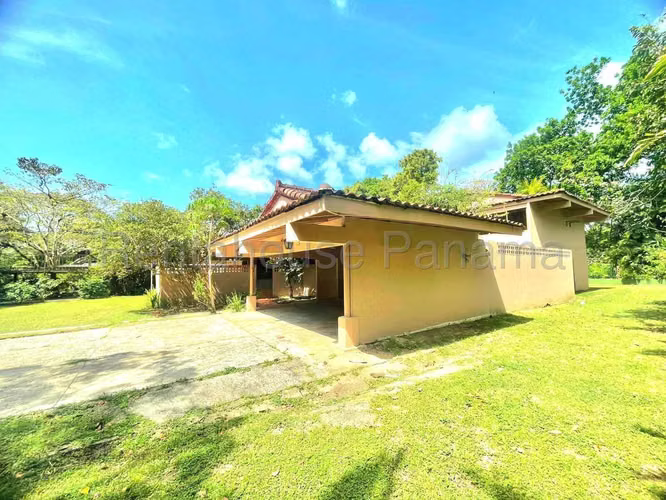 VENTA DE CASA EN CASA LAS CUMBRES HQ