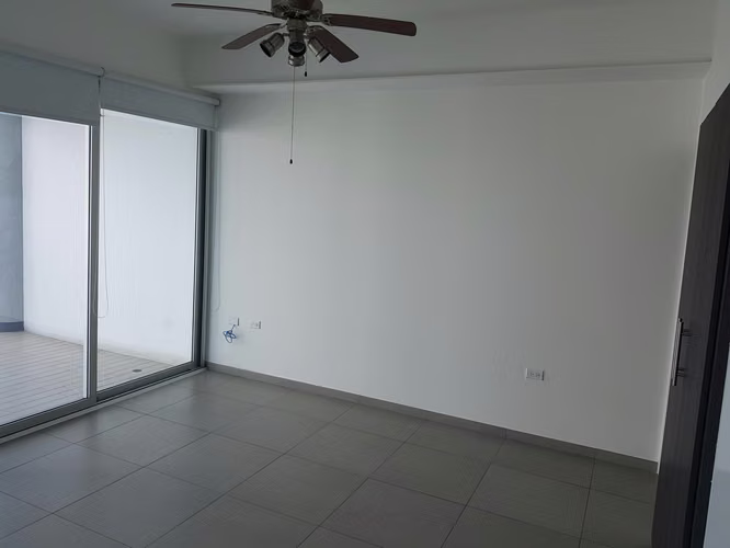Se Vende Apartamento en Avenida Balboa VLU26-8368