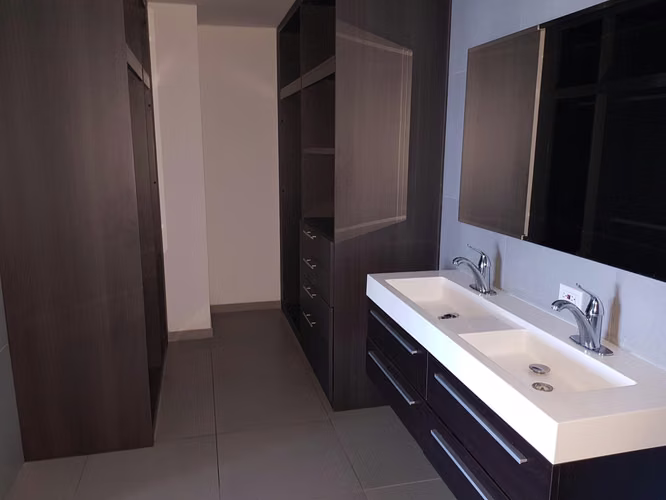 Se Vende Apartamento en Avenida Balboa VLU26-8368