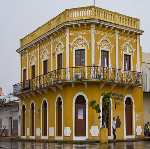 REMATO SE VENDE AMPLIA CASA  EN AGUADULCE