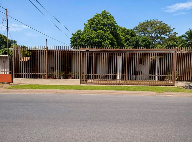 REMATO SE VENDE AMPLIA CASA  EN AGUADULCE