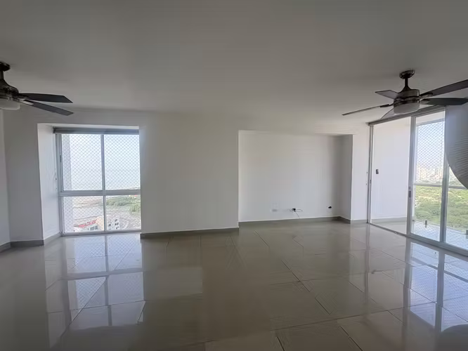 EN VENTA Coco del Mar PH Bahía del Golf Piso Alto