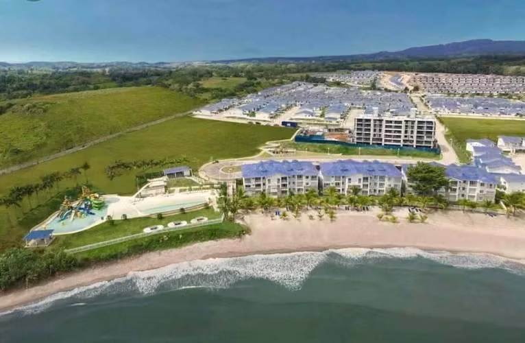 GANGA REMATE SE VENDE AMPLIA CASA PROYECTO  DE PLAYA  DORADA