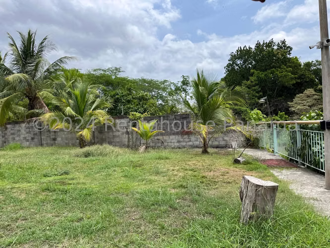 Vendo Casa de 4310 m² en Las Cumbres 26-8942GG