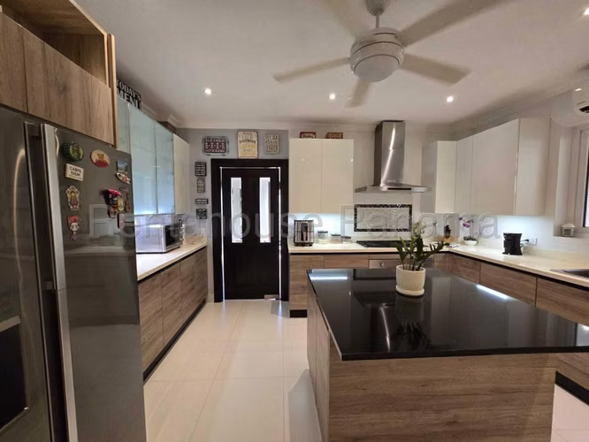 Vendo Casa de 533 m² en Ancón 26-6382GG