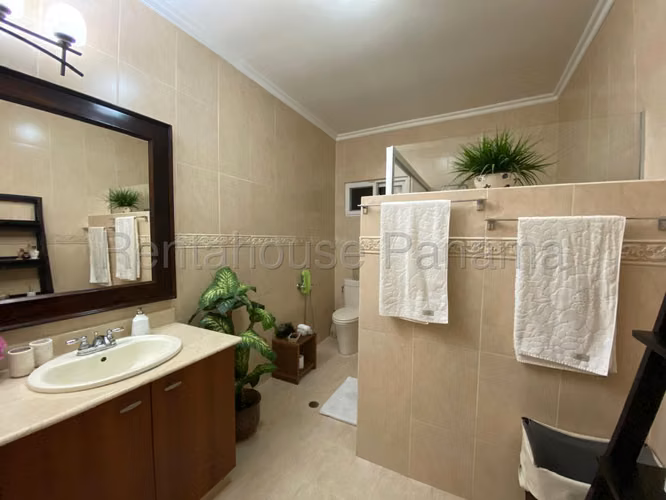 Vendo Casa de 533 m² en Ancón 26-6382GG