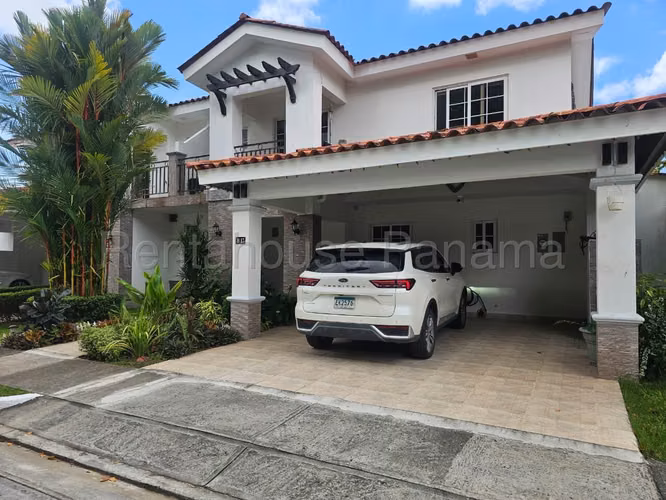 Casa En Venta En Versalles KC