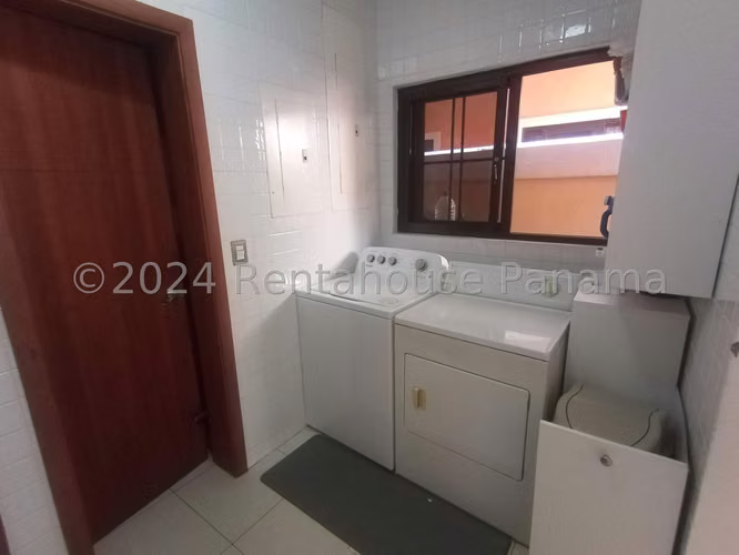 Casa En Venta En Costa Sur KC