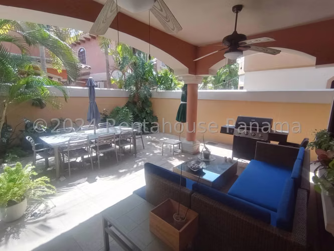 Casa En Venta En Costa Sur KC