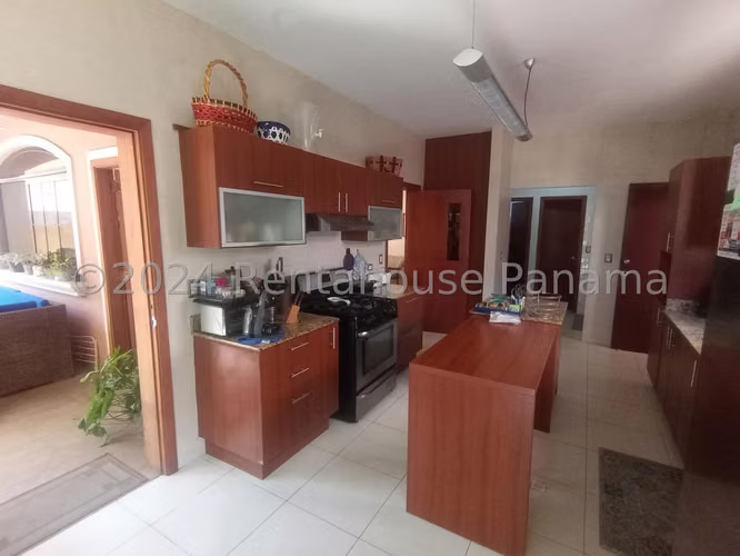 Casa En Venta En Costa Sur KC