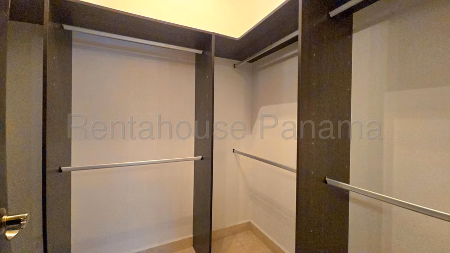 Casa En Venta En Costa Del Este KC