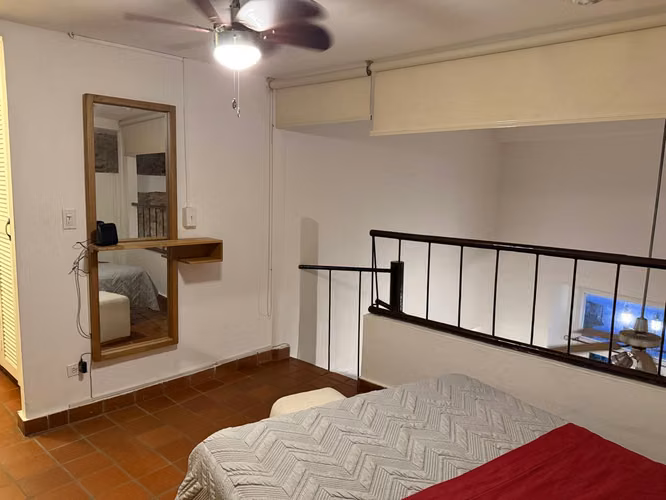 Melissa Foster Luxury alquila apartamento en CASTILLA DE ORO, Casco Antiguo. MFR1989