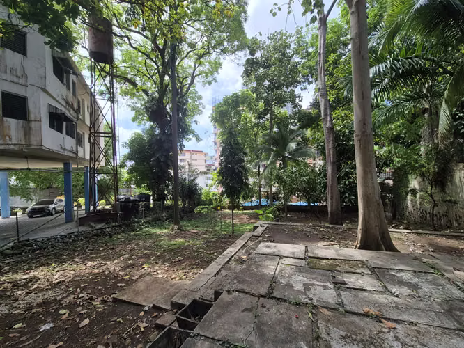 SE VENDE CASA Y TERRENO DE 1300 M2 en  EL CANGREJO – ZONIFICACIÓN RM3 - Imagen 2