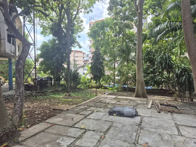 SE VENDE CASA Y TERRENO DE 1300 M2 en  EL CANGREJO – ZONIFICACIÓN RM3 - Imagen 4