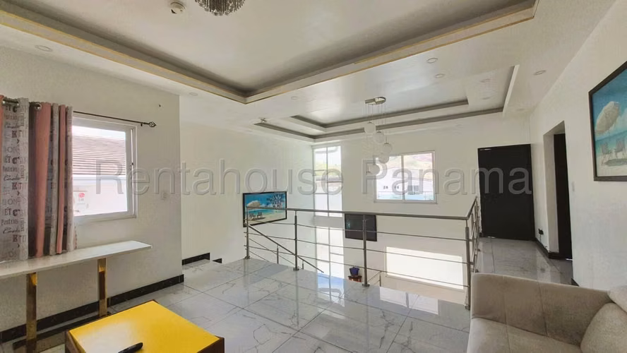 Venta de Casa en Altos de Panama HORIZONTES II 390 Mts PD
