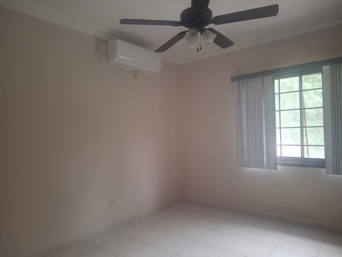 Alquilo casa en Camino de Cruces L/Bl. US$. 4,500.00