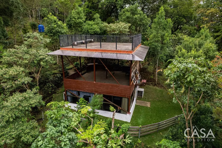 Cabaña con Mirador, Plantas de Café y Vistas Al Volcán Barú en Venta en Jaramillo, Boquete