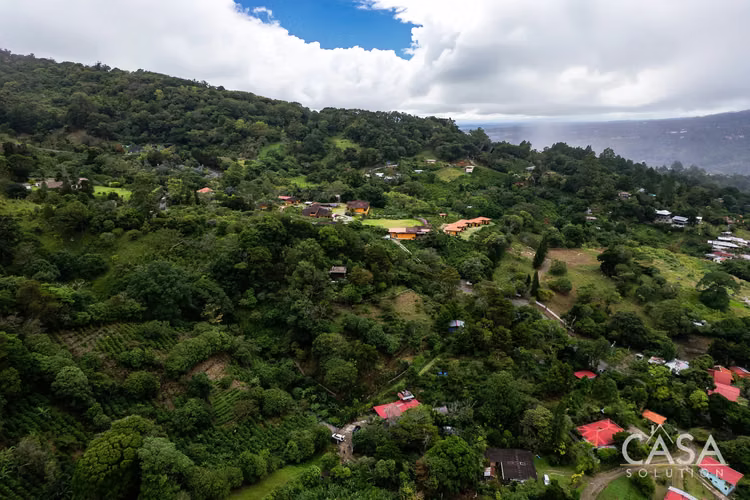 Cabaña con Mirador, Plantas de Café y Vistas Al Volcán Barú en Venta en Jaramillo, Boquete