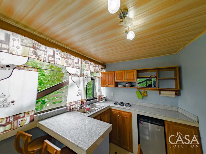 Cabaña con Mirador, Plantas de Café y Vistas Al Volcán Barú en Venta en Jaramillo, Boquete