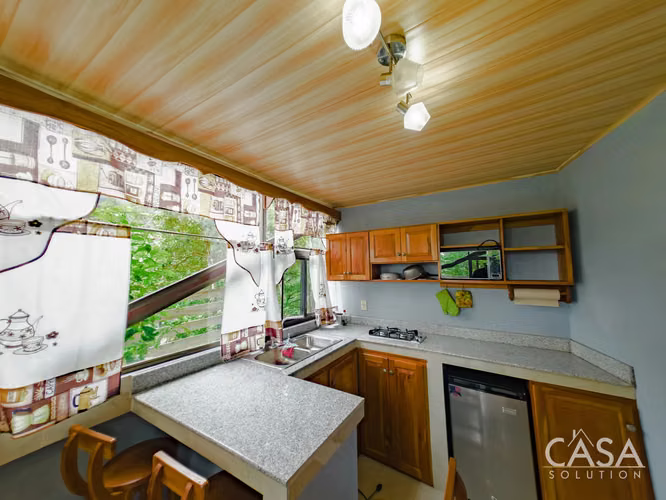 Cabaña con Mirador, Plantas de Café y Vistas Al Volcán Barú en Venta en Jaramillo, Boquete