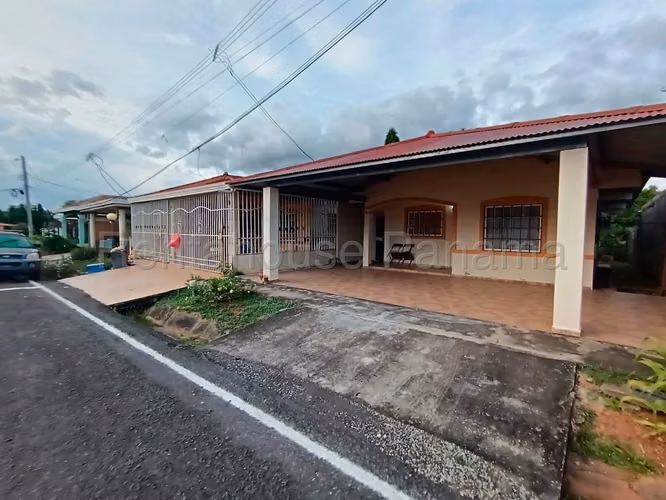 House for Sale in Chitré LA25-4125