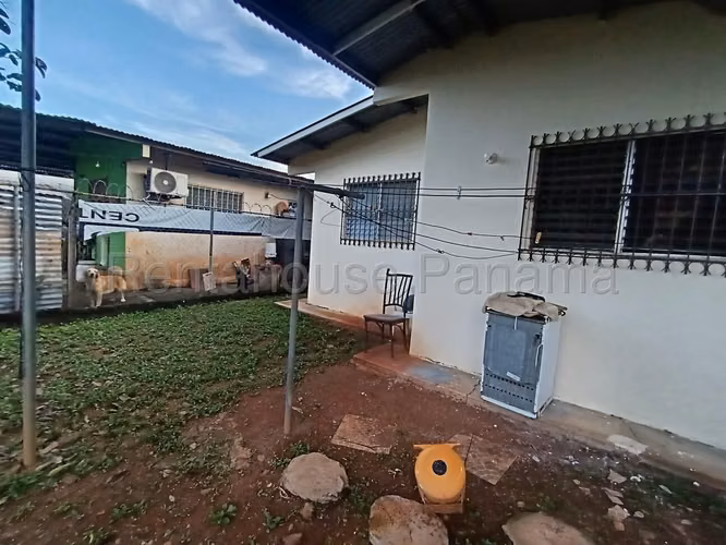 Se Vende Casa en Chitré LA25-4125
